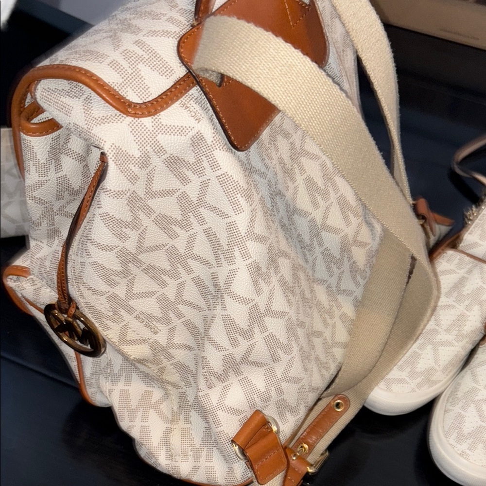 **SOLD**
Michael Kors Signature Monogram Drawstring Backpack - Picture 4 of 9